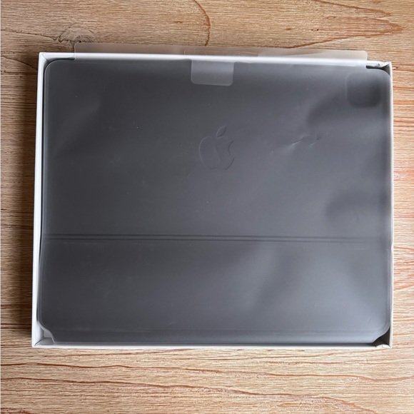 Apple Magic Keyboard Folio for 12.9 inch iPad - Picture 7 of 8